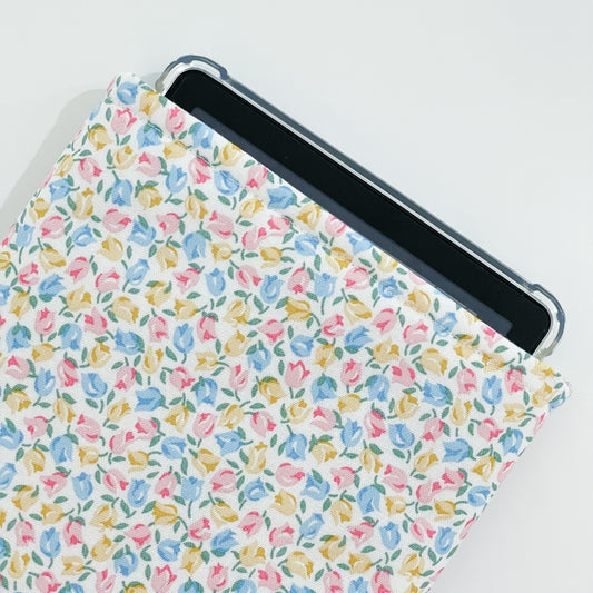 Kindle Sleeve / Liberty "Tiny Tulips"