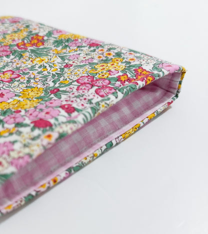 Kindle Sleeve / Liberty "Blooming Flowerbed"