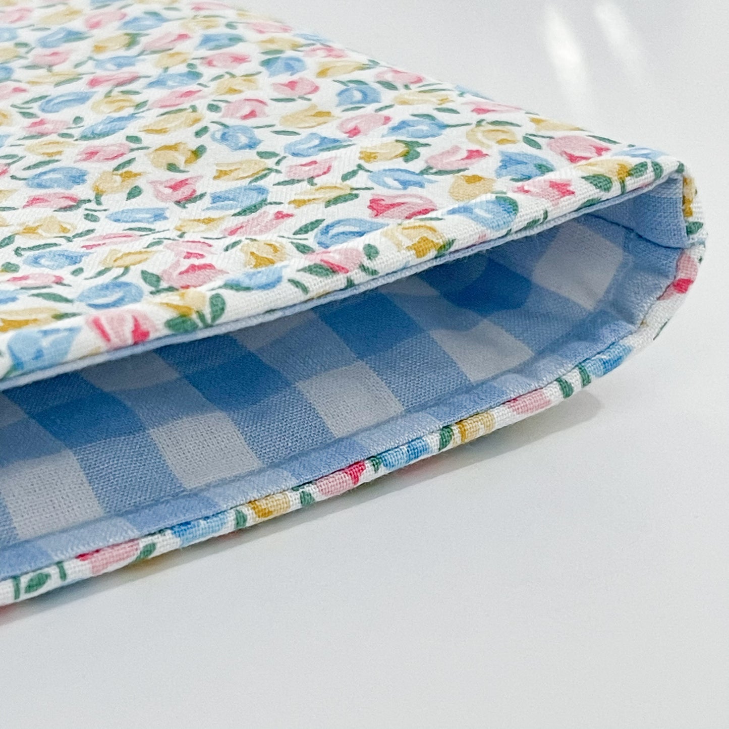 Kindle Sleeve / Liberty "Tiny Tulips"