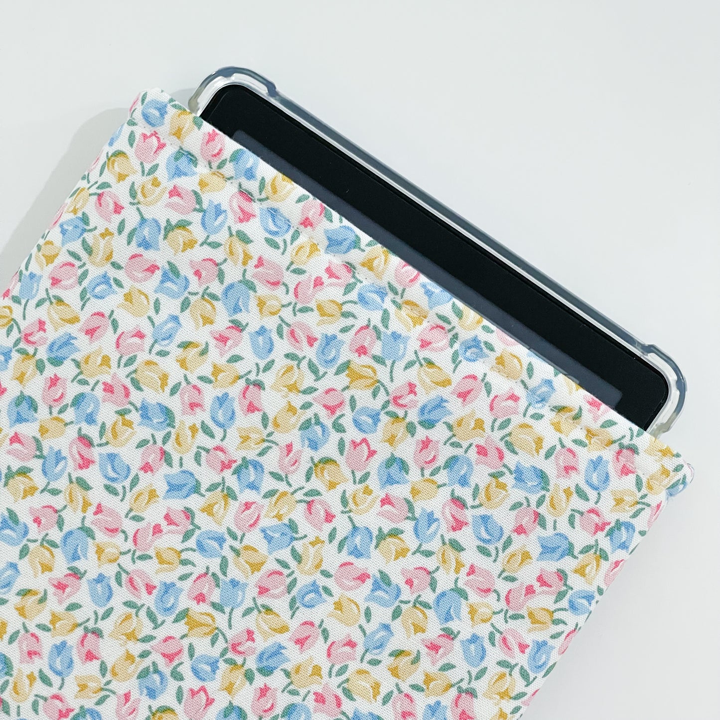 Kindle Sleeve / Liberty "Tiny Tulips"